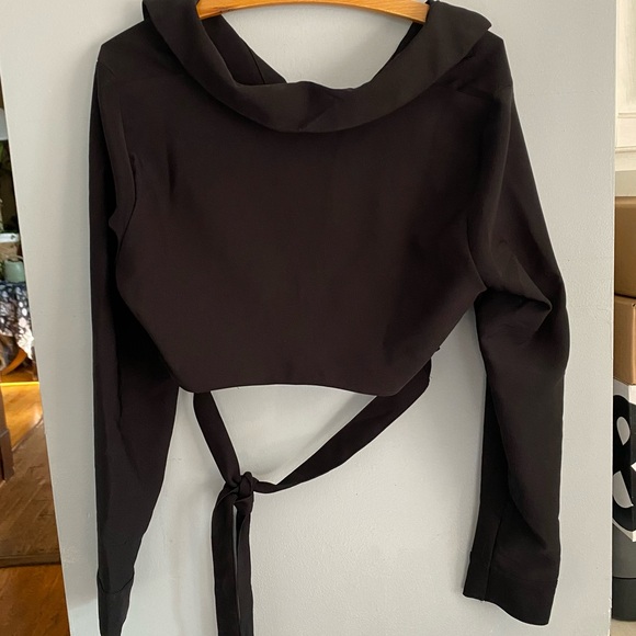 H&M Black Cropped Button Down Size Large - Picture 2 of 3